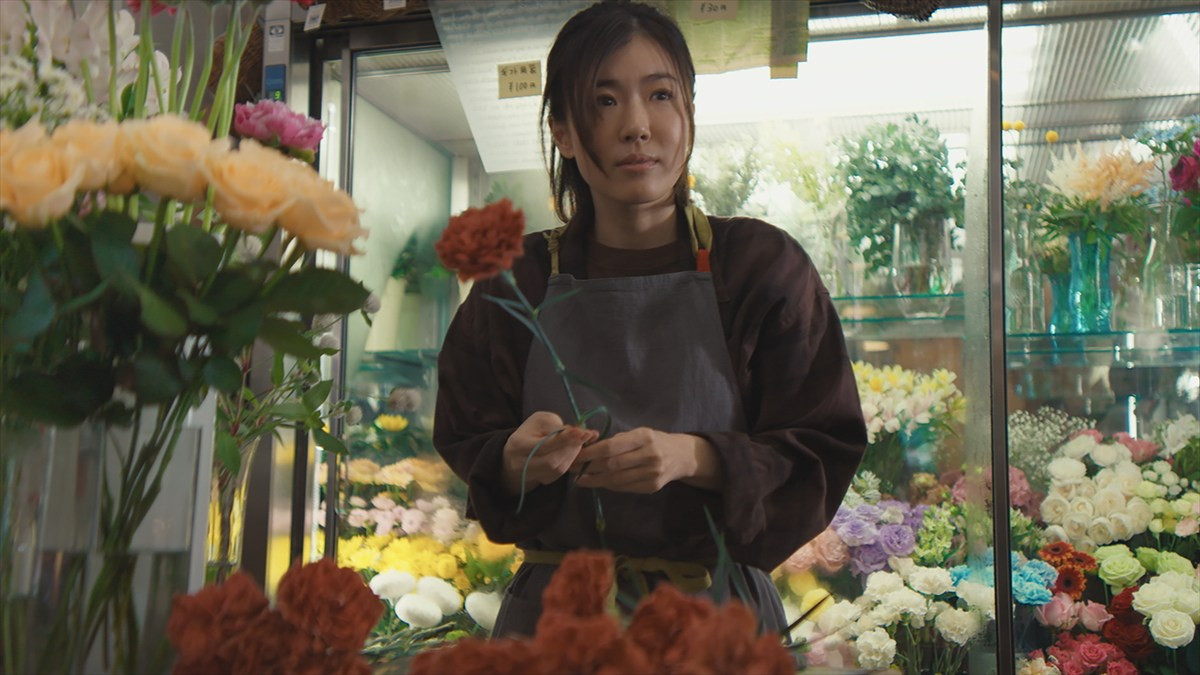 高橋一生主演『ラプソディ・ラプソディ』から登場人物たちを切りとった新場面写真が解禁