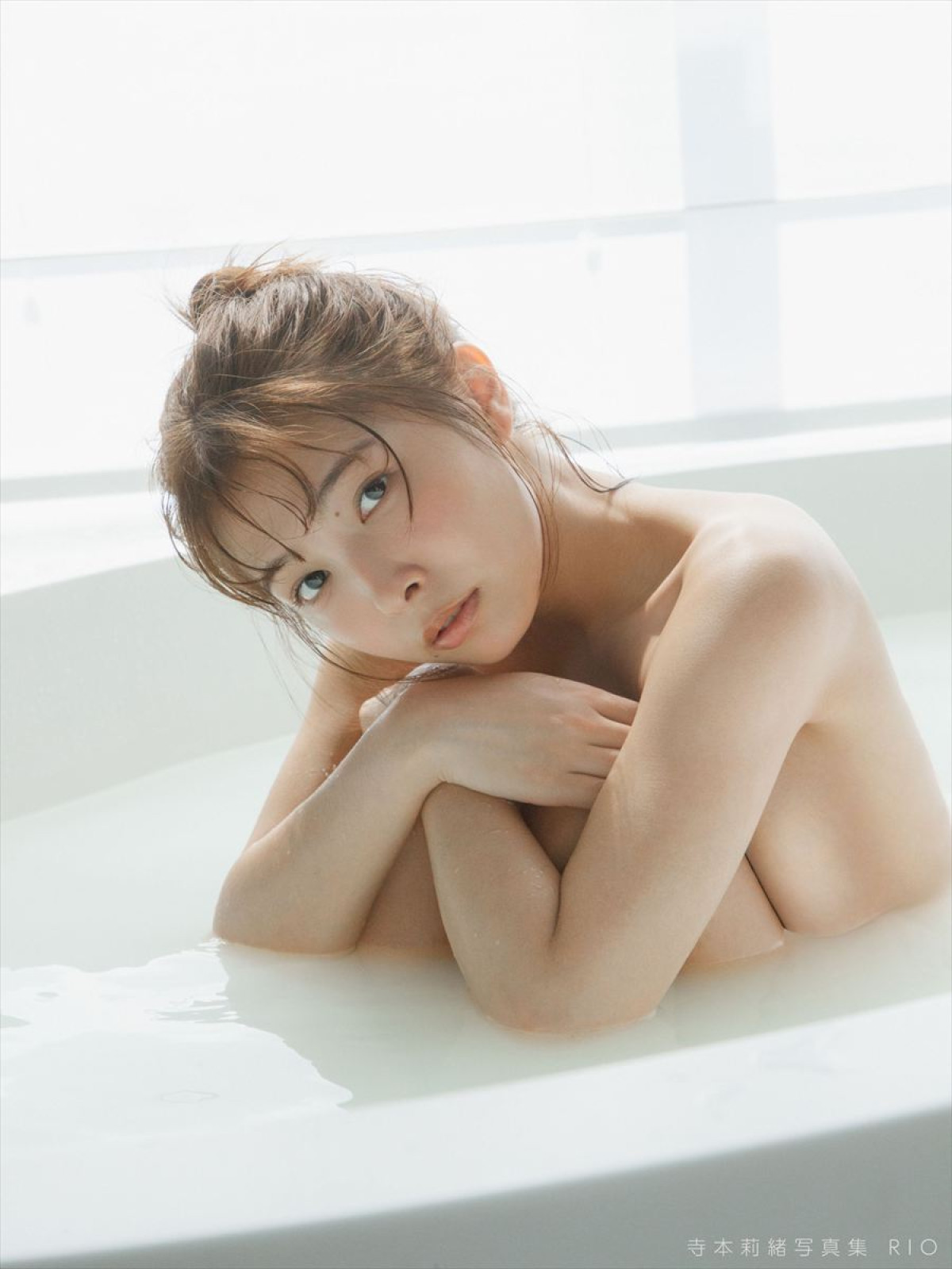 朝ドラ俳優・寺本莉緒24歳「求めてくださる限り、グラビアを続けたいです！」　5年ぶり写真集で「芸能生活の第二章が始まれば」