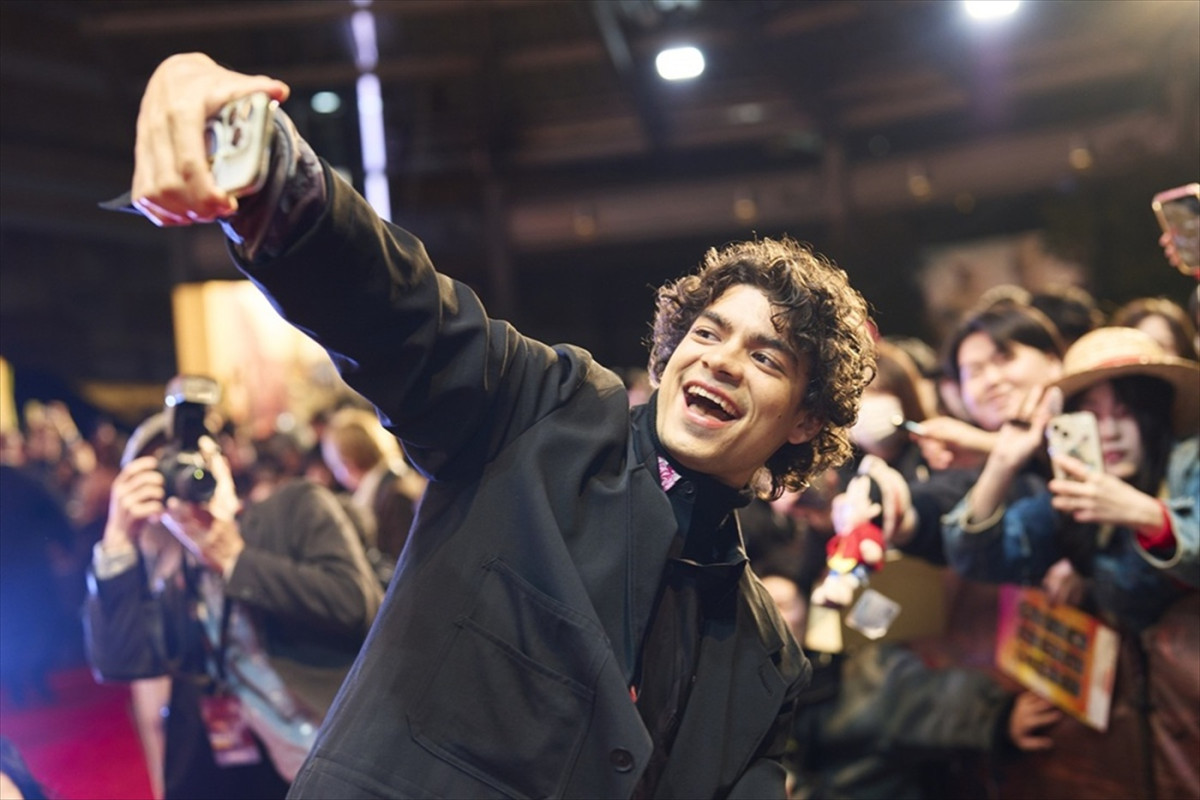 イニャキ・ゴドイ＆新田真剣佑ら実写『ONE PIECE』“麦わらの一味”の日本初上陸にファン大熱狂！