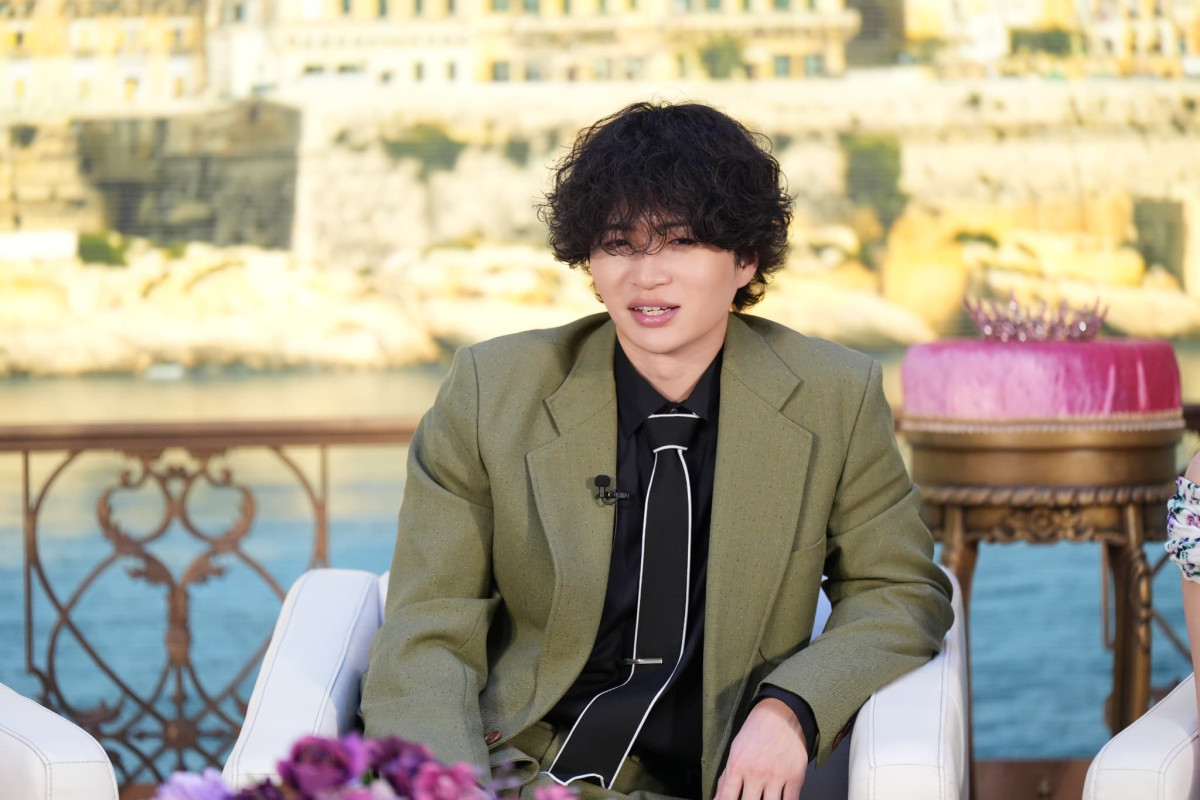 元AKB48美女に“おかわりキス”連発　せいやも興奮「やばい！　止まらん」