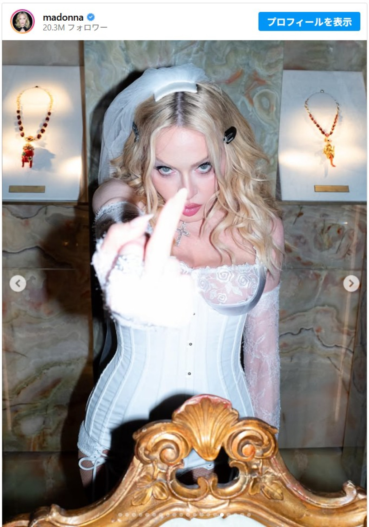 67歳マドンナ、“ライク・ア・ヴァージン”再現のブライダル姿　「美しい」「結婚して」の声