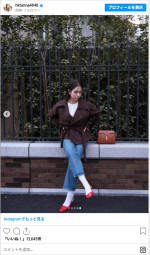 ブラウン好き村重杏奈、春っぽいブラウンのアウターにジーパンスタイル　※「村重杏奈」Instagram