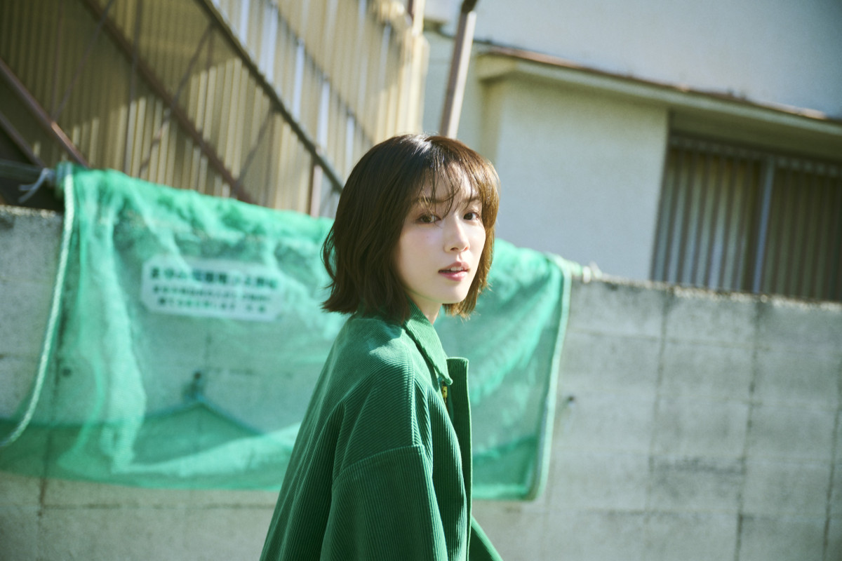 永野芽郁の「今」を収めたフォトブック＆スタイルブック スペシャルBOX発売　表紙＆収録カット解禁