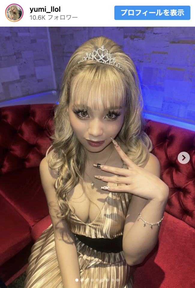 ゆみちぃ、ドラマのオフショットからキャバ嬢姿を公開　※「ゆみちぃ（木村友美）」Instagram