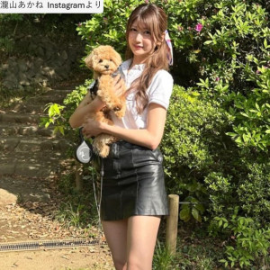 瀧山あかね、ソロショット　※「瀧山あかね」Instagram