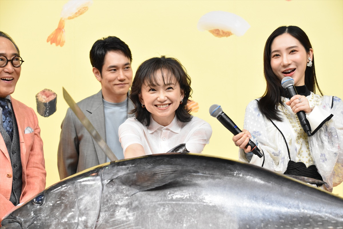 永作博美＆松山ケンイチ、マグロ解体ショーに大興奮！　18年ぶり共演に松山はラブシーン熱望!?　