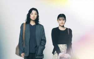 ドラマ『さよならノワール』より（左から）主演・小池栄子、共演の北香那