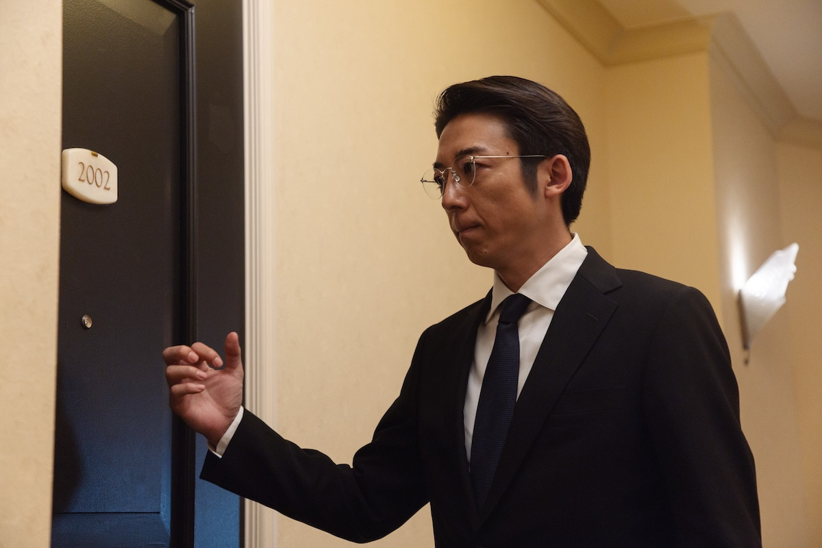 『リボーン』“もう1人の光誠”高橋一生、意味深な表情で絶句　ネット騒然「なんだ…？」「入れ替わってたりする？」