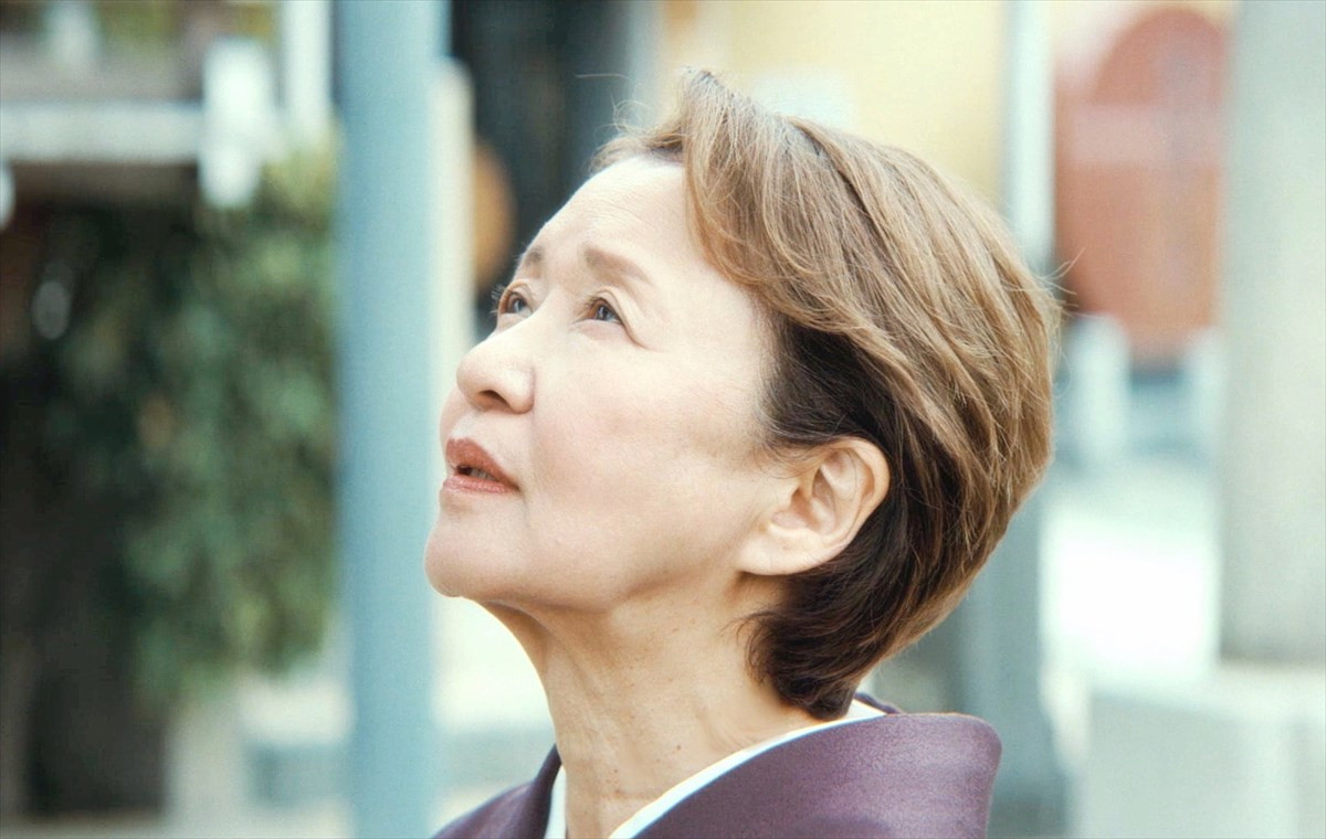 烏丸せつこ主演『八月の杜』8.22公開　1945年東京大空襲から始まる物語