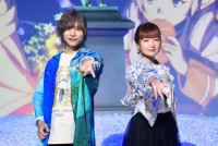 写真）井上咲楽「運命のブラ」冬の新色着こなす！ 大人の表情でコラボ