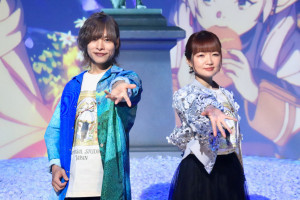 USJに『フリーレン』種崎敦美＆岡本信彦が登場！　初コラボアトラクションは「涙をこらえるのが大変」〈取材レポ〉