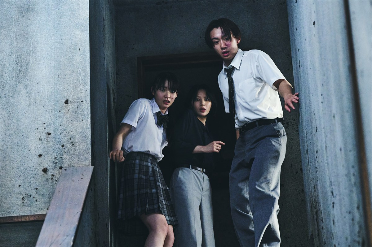 主演・鎮西寿々歌に忍び寄る恐怖　『だぁれかさんとアソぼ？』場面写真が一挙解禁