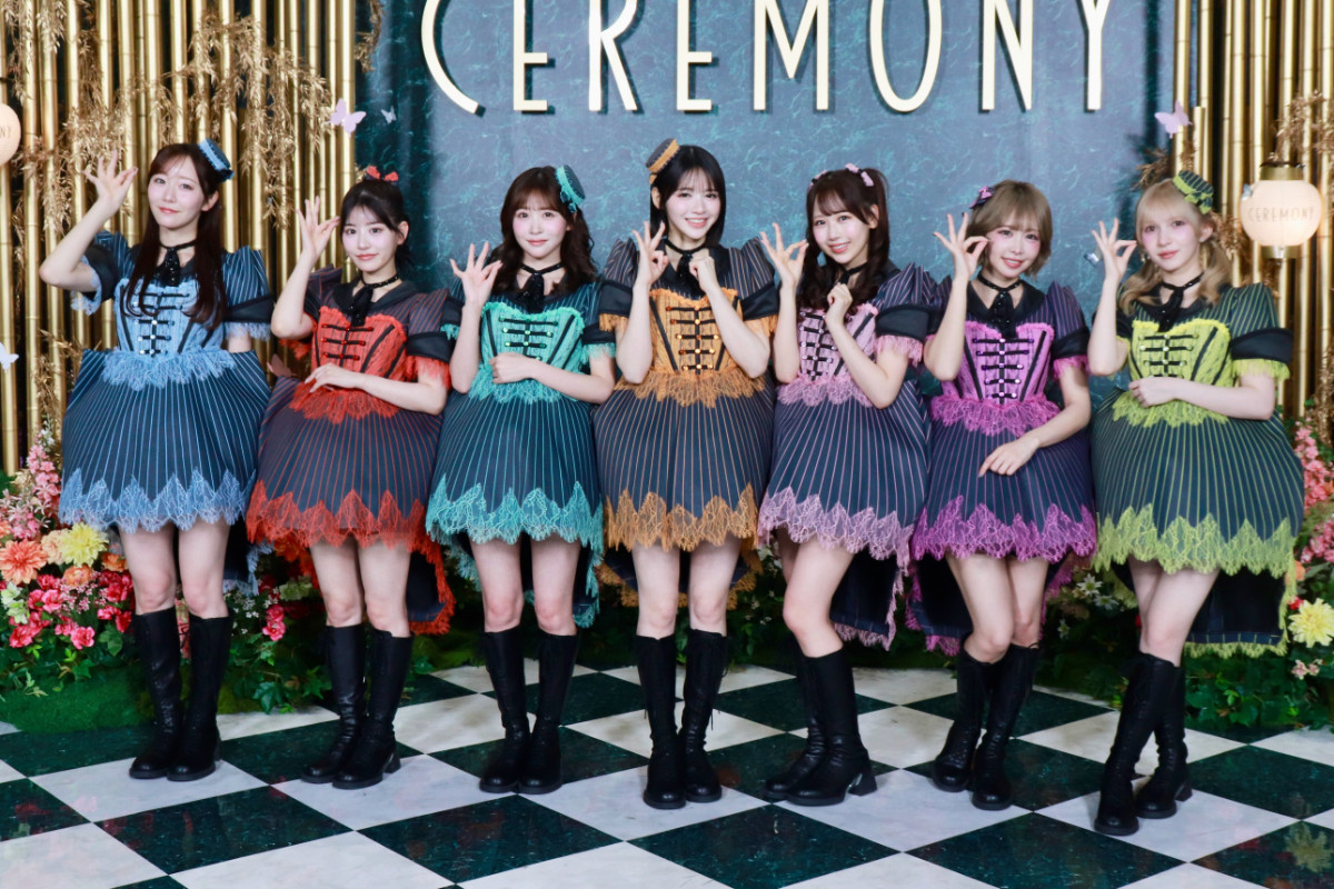 FRUITS ZIPPER、スタイル抜群ミニ丈衣装で登場! ギャップ感じる甘辛デザイン<Mrs. GREEN APPLE presents 『CEREMONY』>