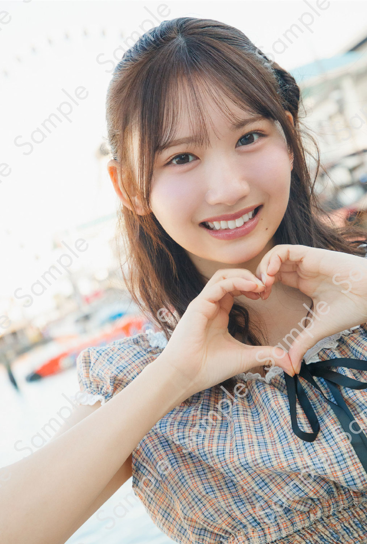 日向坂46藤嶌果歩、プク顔から凛とした表情まで！　1st写真集『果実の歩幅』書店別特典ビジュアル解禁