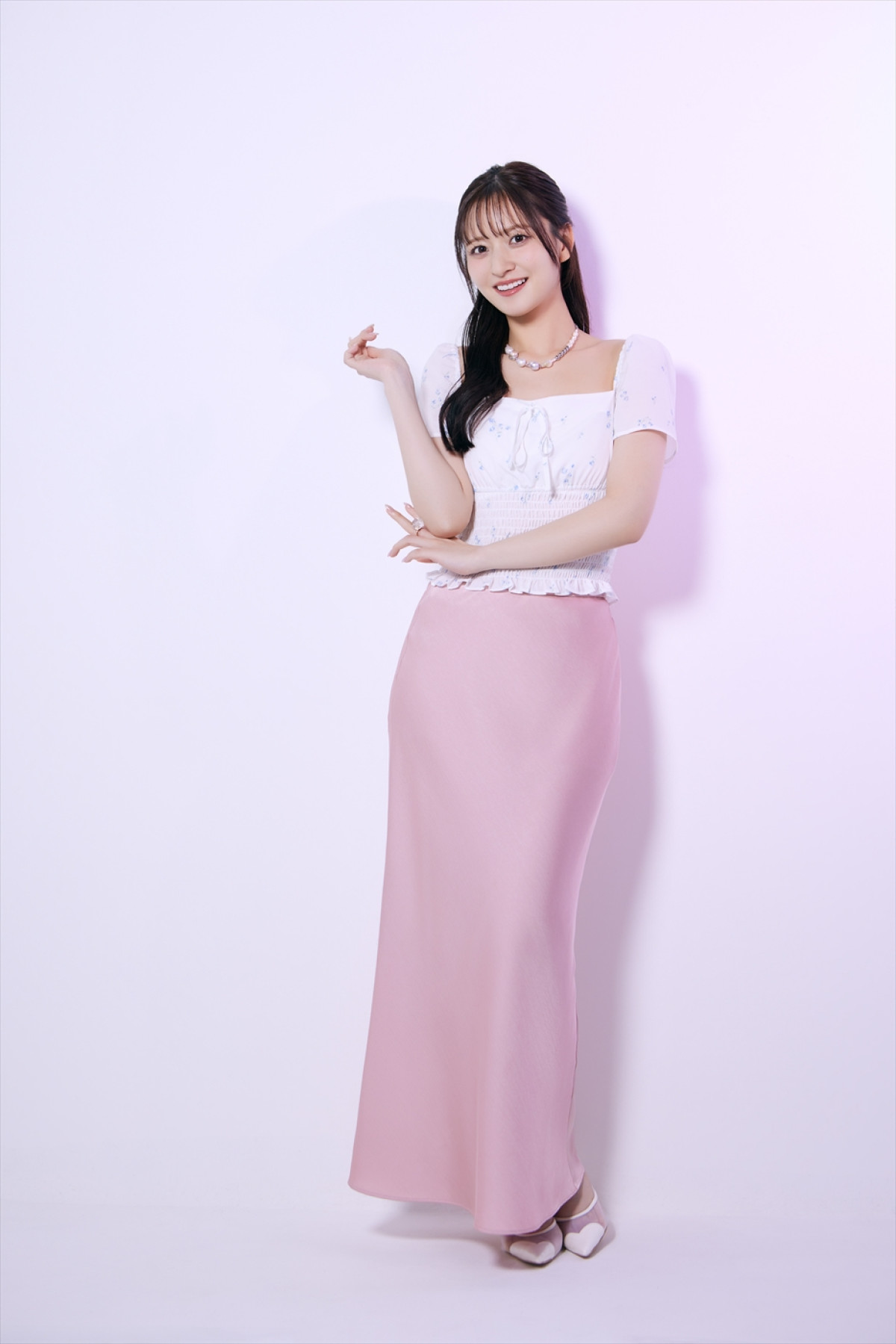 乃木坂46・金川紗耶がもしアイドルじゃなかったら――？　素の自分を打ち出した表情豊かな1st写真集が完成！