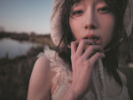 須田亜香里、旅フォトブック『アカリノアルヒ』より
