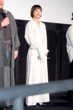 映画『四月の余白』完成披露舞台あいさつに登壇した夏帆