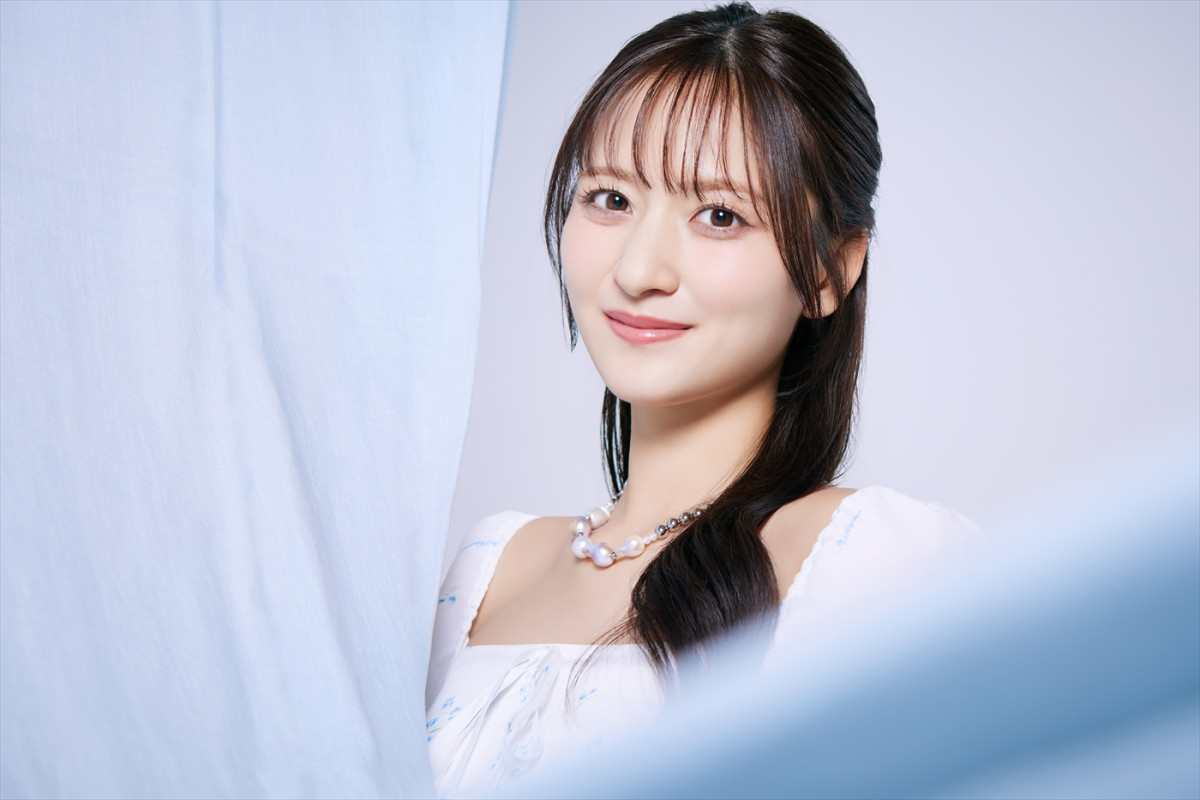 乃木坂46・金川紗耶がもしアイドルじゃなかったら――？　素の自分を打ち出した表情豊かな1st写真集が完成！