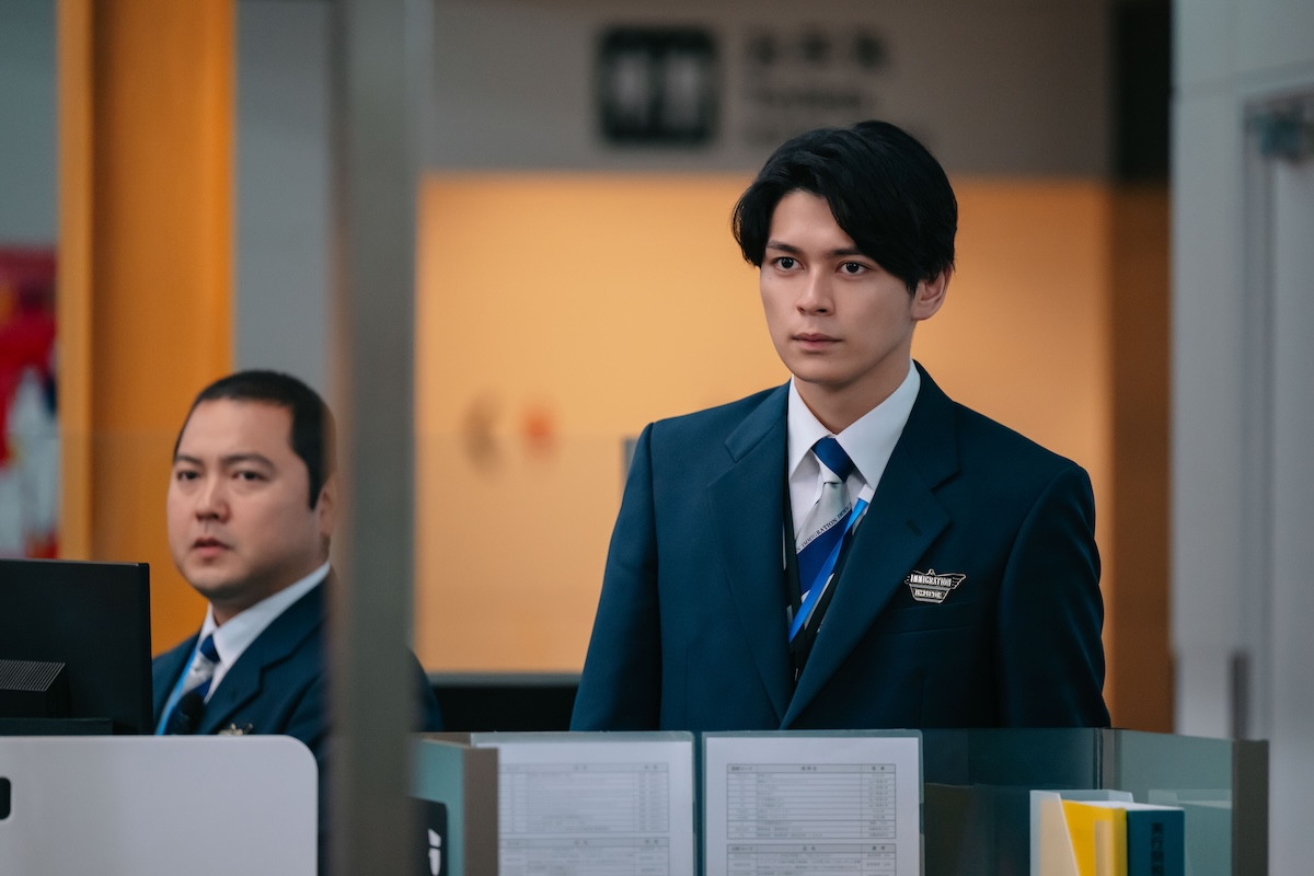 『大空港～GATE24～』初回 趣里、謎のクセ強税関職員役に反響「右京さんのDNA」「変人役ハマる」