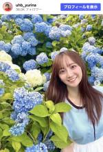 柴田祐里菜、紫陽花バックの爽やかショット　※「柴田祐里菜」Instagram