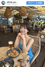 小坂田純奈、鮮やかなワンピ姿を披露　※「小坂田純奈」Instagram