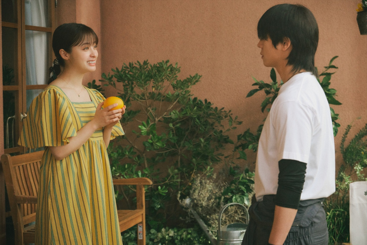 橋本環奈×チェ・ジョンヒョプ、“恋の始まり”を予感！ 『バカンスの法則』場面写真5点＆特別インタビュー到着
