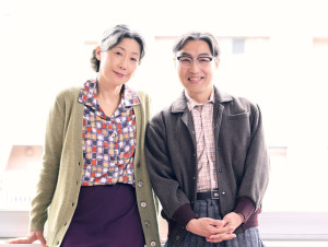 （左から）峯村リエ、みのすけ