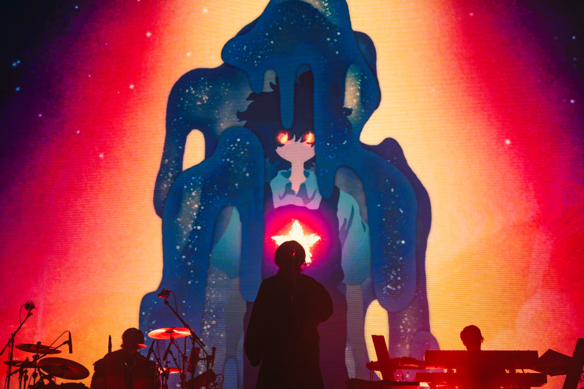 キタニタツヤがゲストアーティストとの対バンを通して見せた、“攻めのモード” 「Hugs Vol.6」神戸公演＜ライブレポート＞