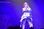 『ブルーマングループ プレスショー』で「I FEEL LOVE」を披露した鈴木愛理