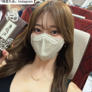桃里れあ、ソロショット　※「桃里れあ」Instagram