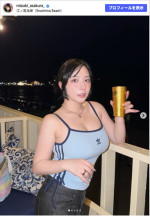 麻倉瑞季、ぱっつぱつタイトなキャミソール姿に反響　※「麻倉瑞季」Instagram