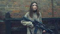 映画『シェルター』場面写真　少女ジェシー役を演じるボディ・レイ・ブレスナック