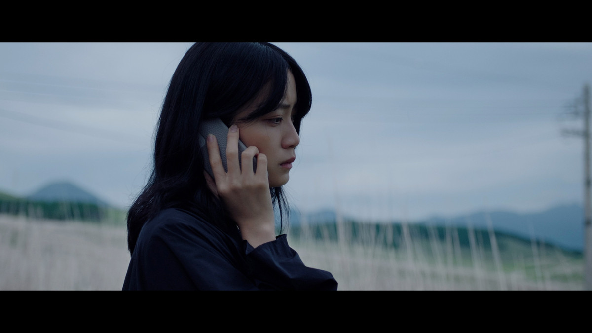 King Gnu井口理、“推し”を守るため粉骨砕身　主演映画『逃げろお嬢さん』場面カット10点解禁