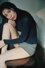 雛形あきこ写真集『三原色』より