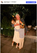 リチャード・ギアが77歳に！　妻が祝福投稿　※「アレハンドラ・シルバ」Instagram