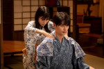 左から江端なつ美役の芳根京子、江端瀧昌役の本田響矢　ドラマ『波うららかに、めおと日和』（続編）第1話場面写真