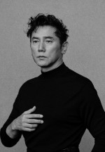 朗読劇『たとへば君 四十年の恋歌』に出演する本木雅弘