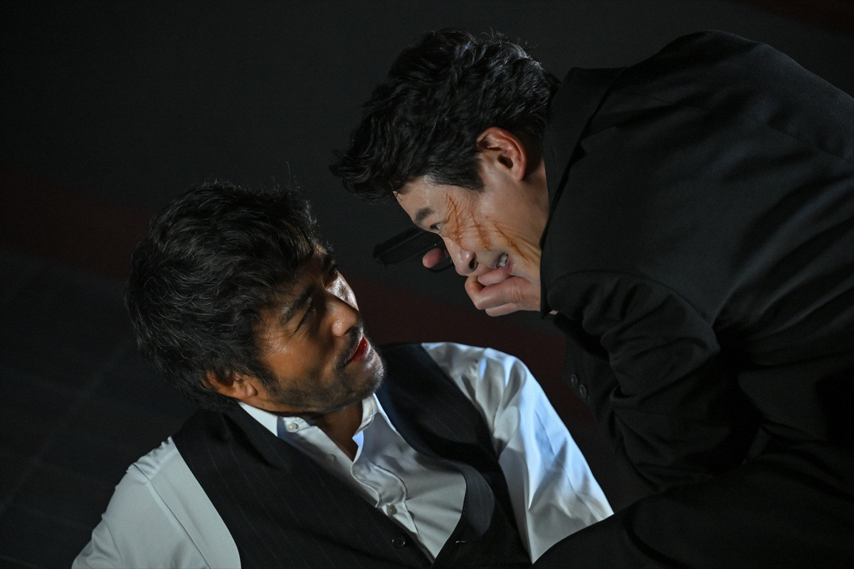 『VIVANT』“野崎”阿部寛＆ドラム再会にネット感動→野崎餓死!?のピンチに悲痛の声も「心配で寝れない」「大丈夫だよね？」
