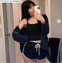 ちとせよしの、ソロショット　※「ちとせよしの」Instagram