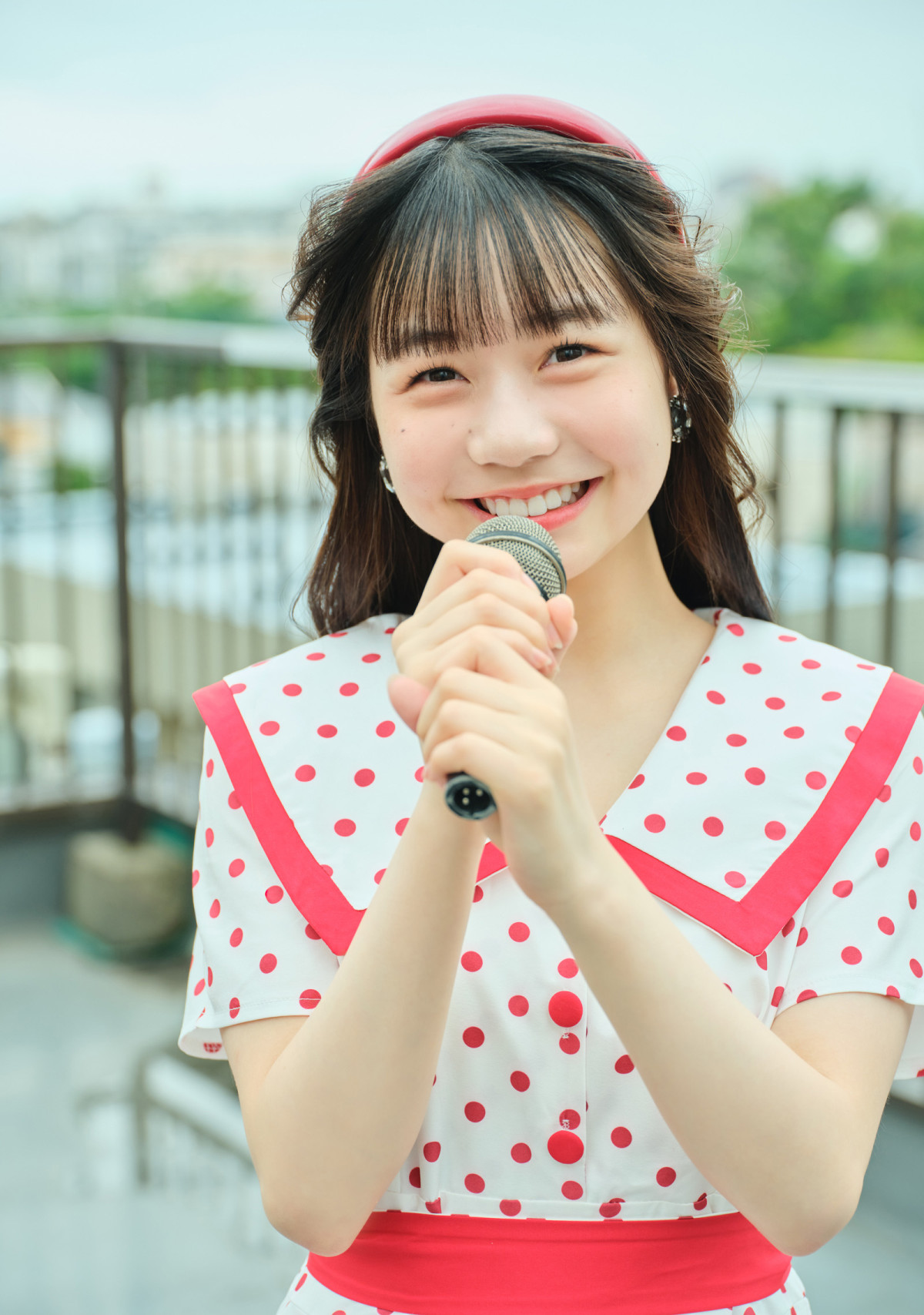 『町中華で飲ろうぜ』で話題の美女27歳が初表紙！　山田あいの“今までみたことなかった”姿も
