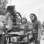 映画『太陽を盗んだ男』（1979）スナップ写真　鈴木達夫カメラマン（中央）と長谷川和彦監督（右）