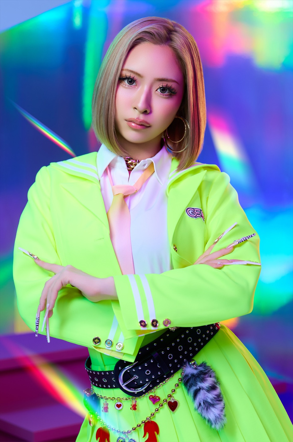 山田孝之がギャルパフォーマンスグループGALEDGE.デビュー曲MVのクリエイティブディレクターに　ティザー公開