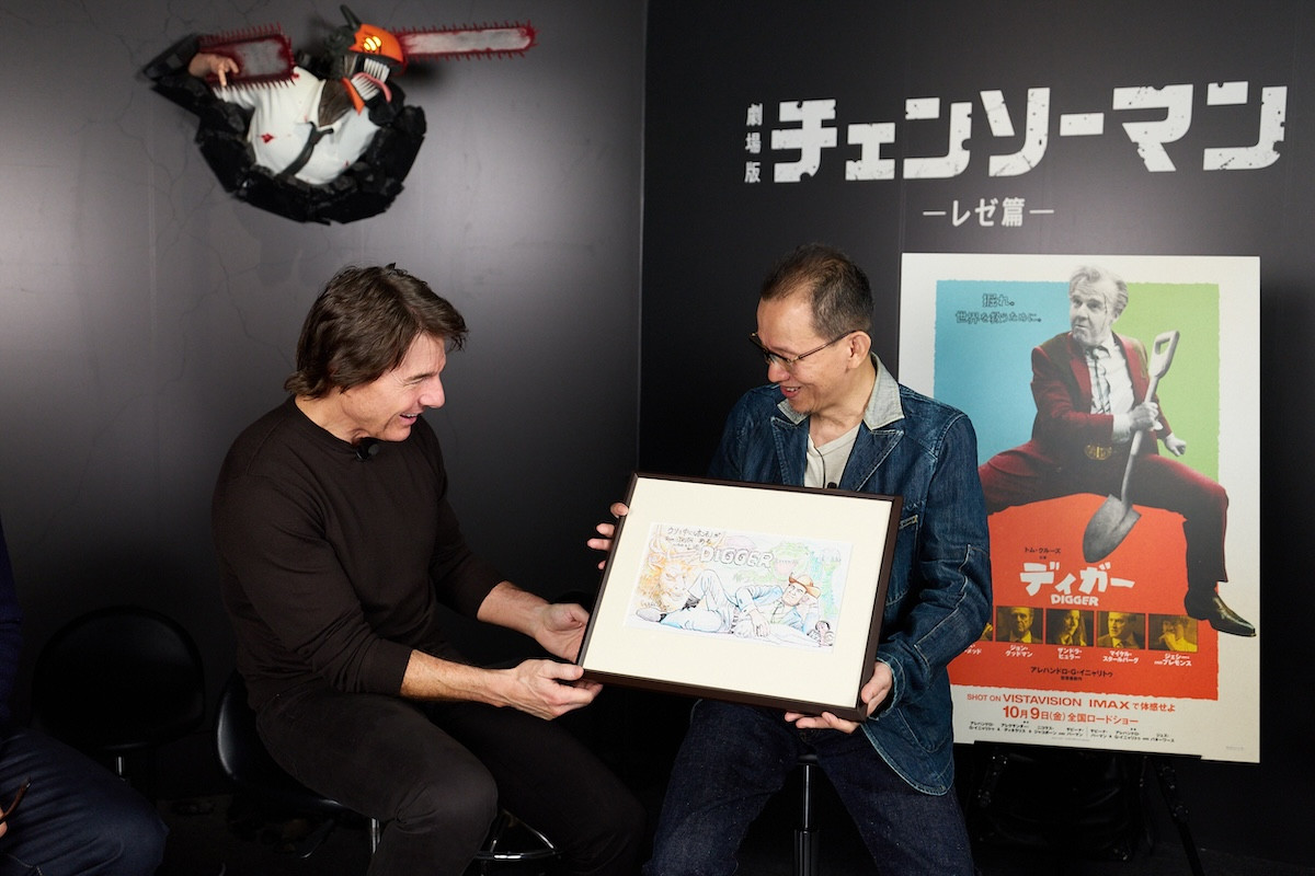 トム・クルーズ＆イニャリトゥ監督がMAPPA展を訪問！ 『呪術廻戦』原画に興奮、平松禎史と対談も