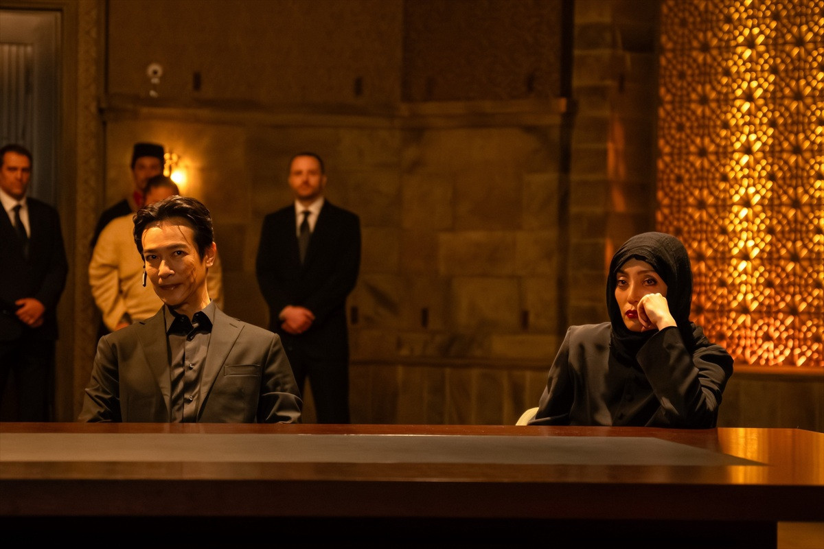 『VIVANT』冒頭ナレーション「ちょうどその頃…」ネット驚き「時系列一緒」「入れ替わってない!!」