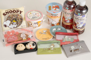 『PEANUTS』×「ファミマ」コラボが10．20開始！　「レジ袋風エコバッグ」などグッズやスイーツが登場