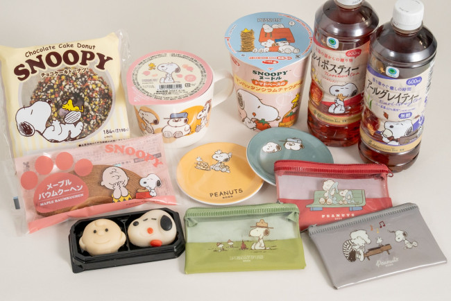 『PEANUTS』×「ファミマ」コラボが10．20開始！　「レジ袋風エコバッグ」などグッズやスイーツが登場