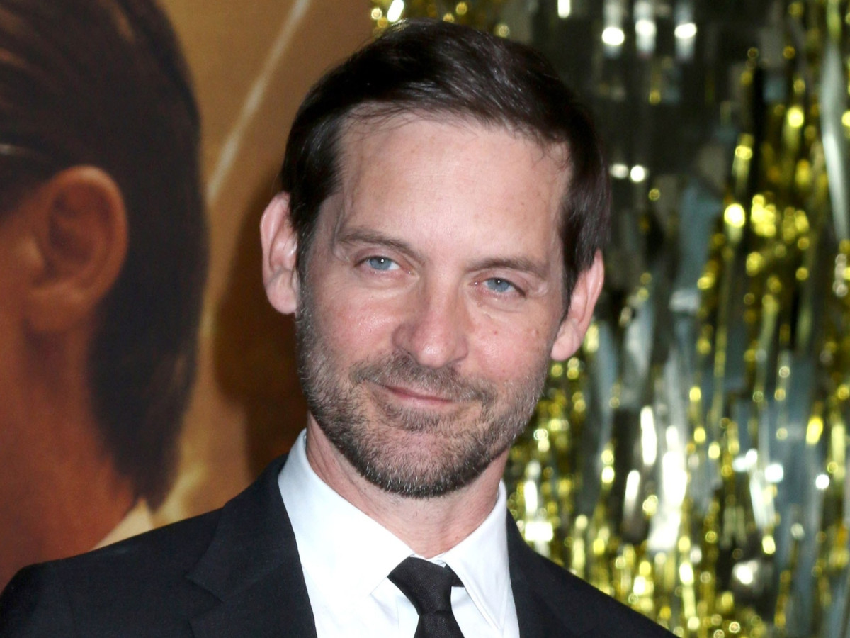 トビー・マグワイア、離婚成立からわずか数週間　元妻の結婚式で司式を務める