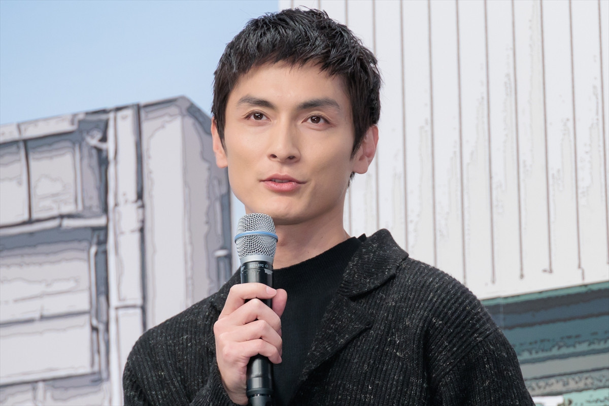 中島歩、記者会見中の寸劇で流血　超特急・草川拓弥「熱量ある方なので…」