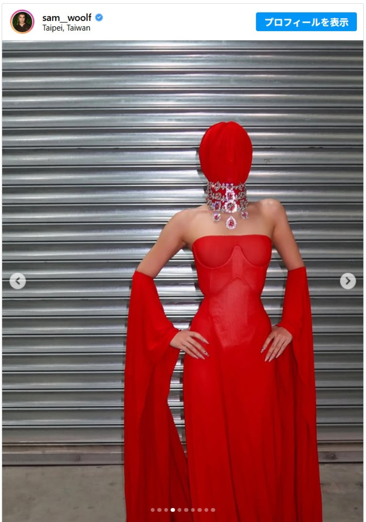 キム・カーダシアンと同じドレスを着て注目を集めたBLACKPINK・ジェニー　※「サム・ウルフ」インスタグラム