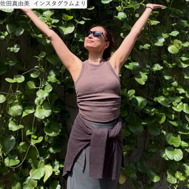 佐田真由美、ソロショット　※「佐田真由美」インスタグラム